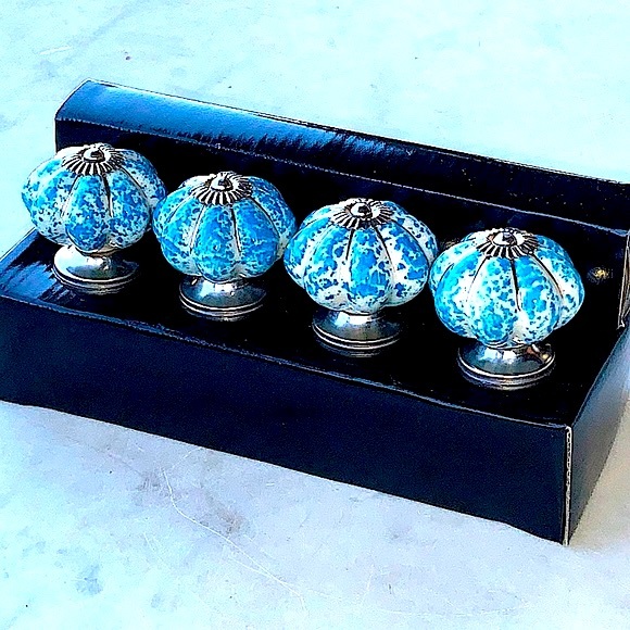 INSTANT FURNITURE UPDATE KNOBS PULLS TURQUOISE SILVER SET OF 4 - Picture 3 of 6